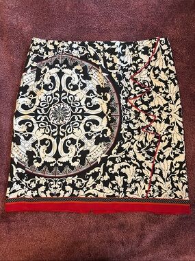 White House Black Market Black, Cream & Red Medallion Pencil Skirt